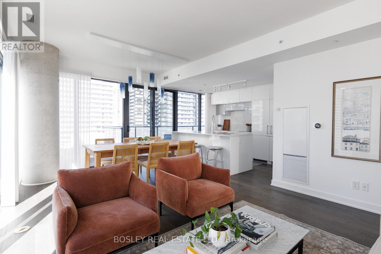 1702 - 185 Roehampton Avenue Property Photo 7