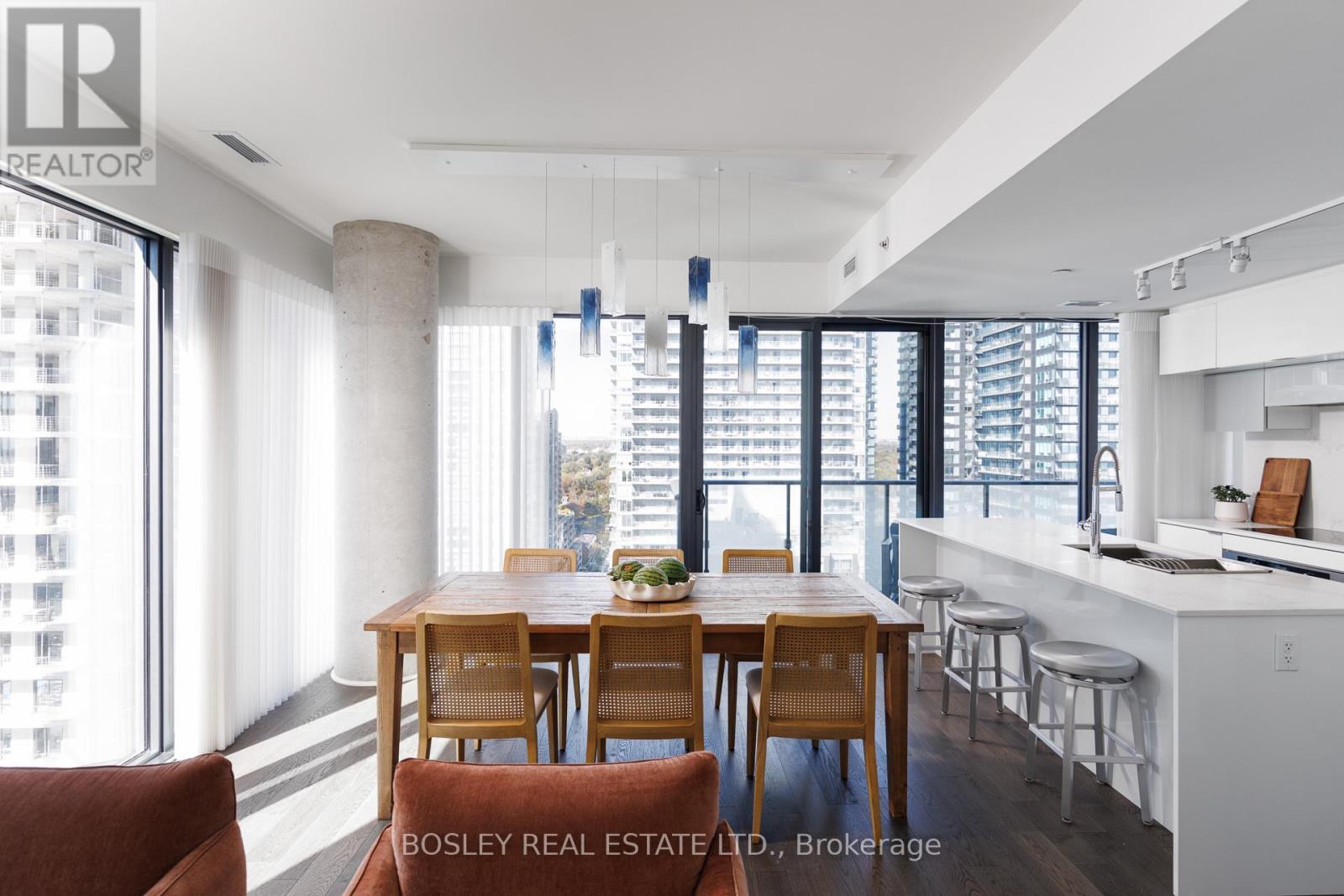 1702 - 185 Roehampton Avenue Property Photo 8