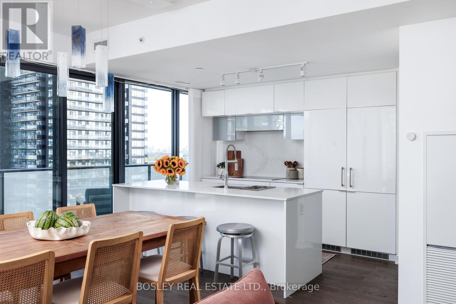 1702 - 185 Roehampton Avenue Property Photo 11