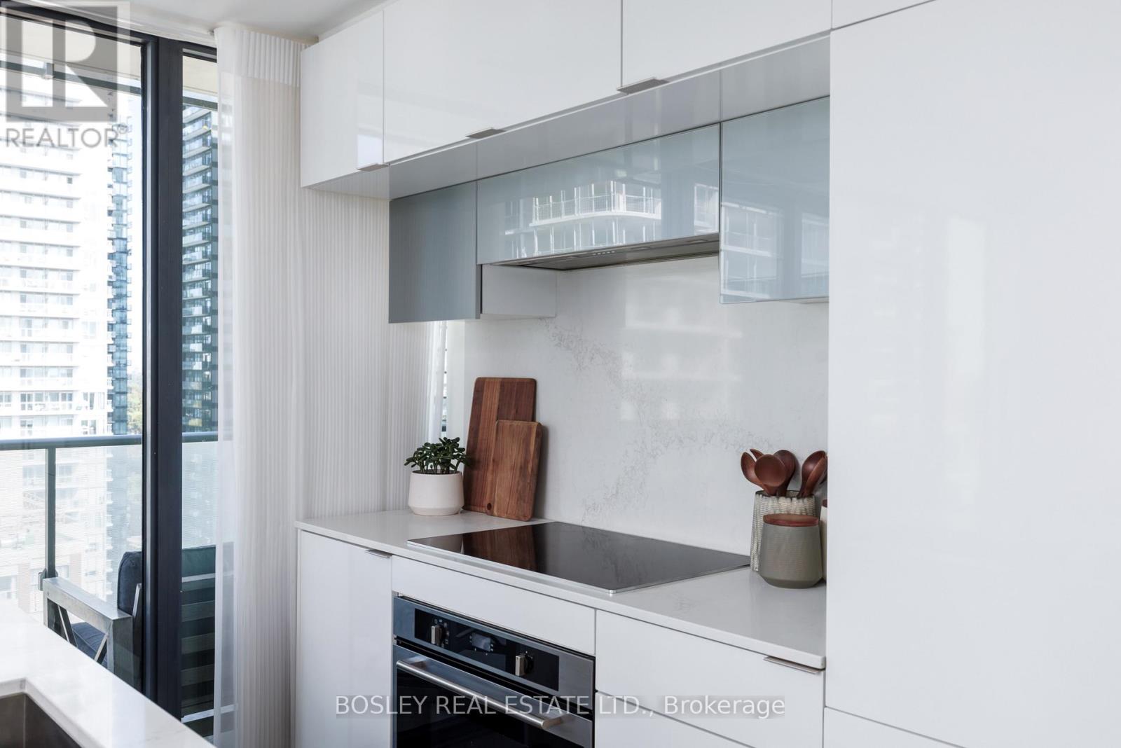 1702 - 185 Roehampton Avenue Property Photo 15