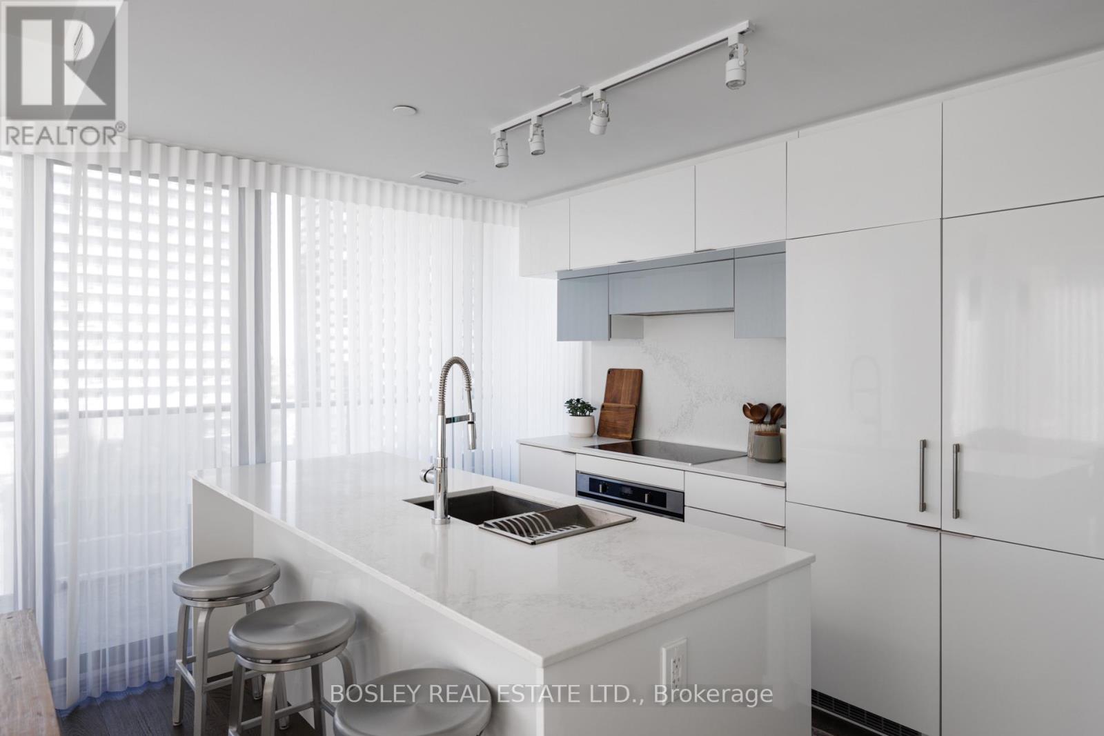 1702 - 185 Roehampton Avenue Property Photo 16