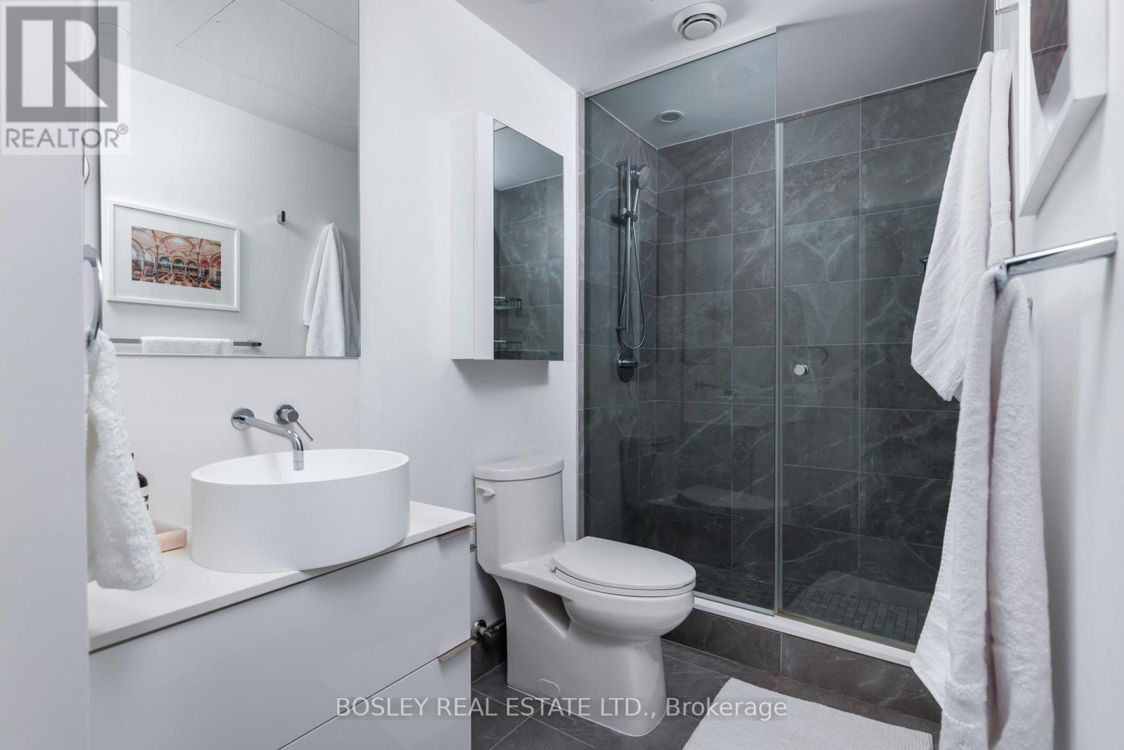 1702 - 185 Roehampton Avenue Property Photo 32