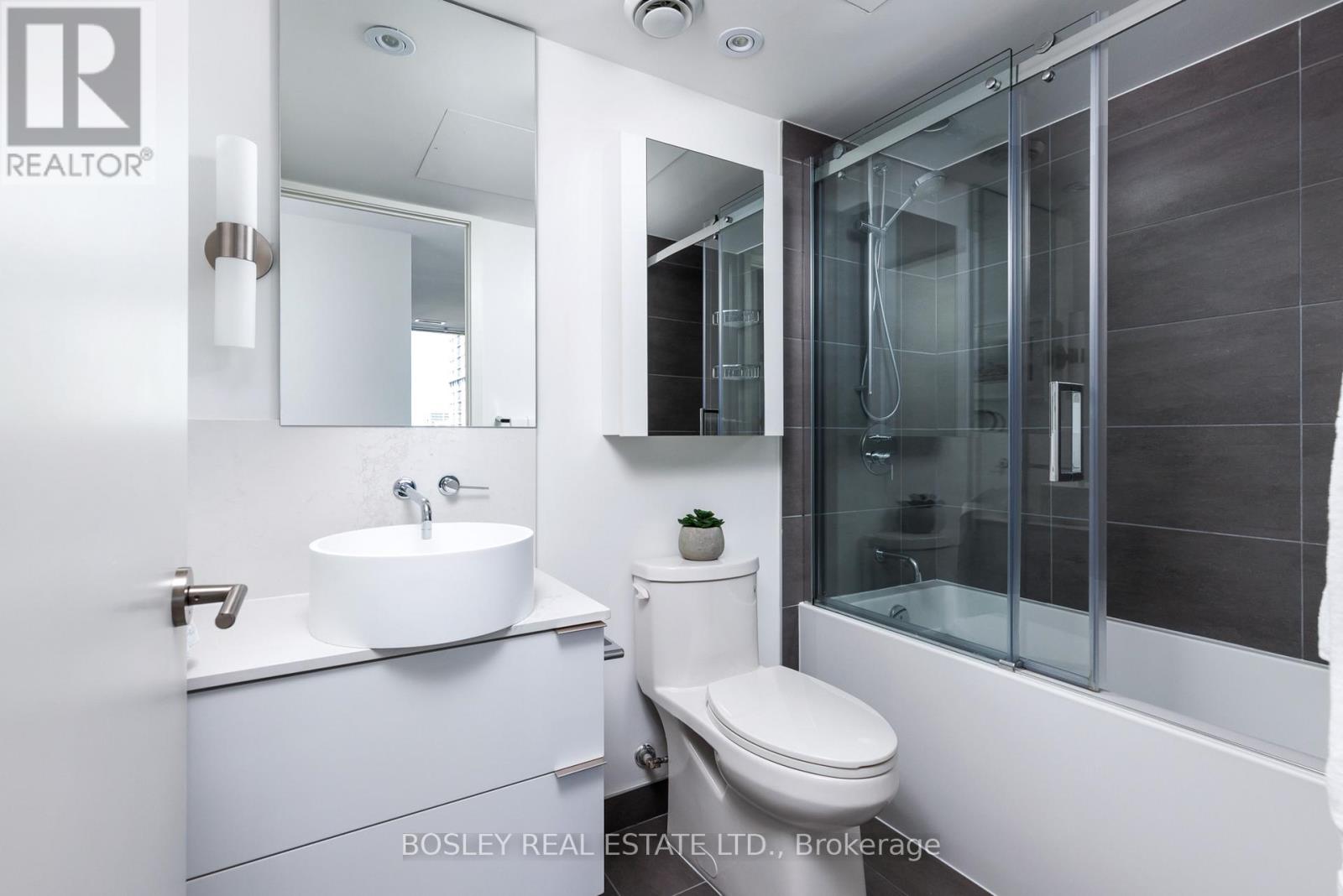 1702 - 185 Roehampton Avenue Property Photo 37