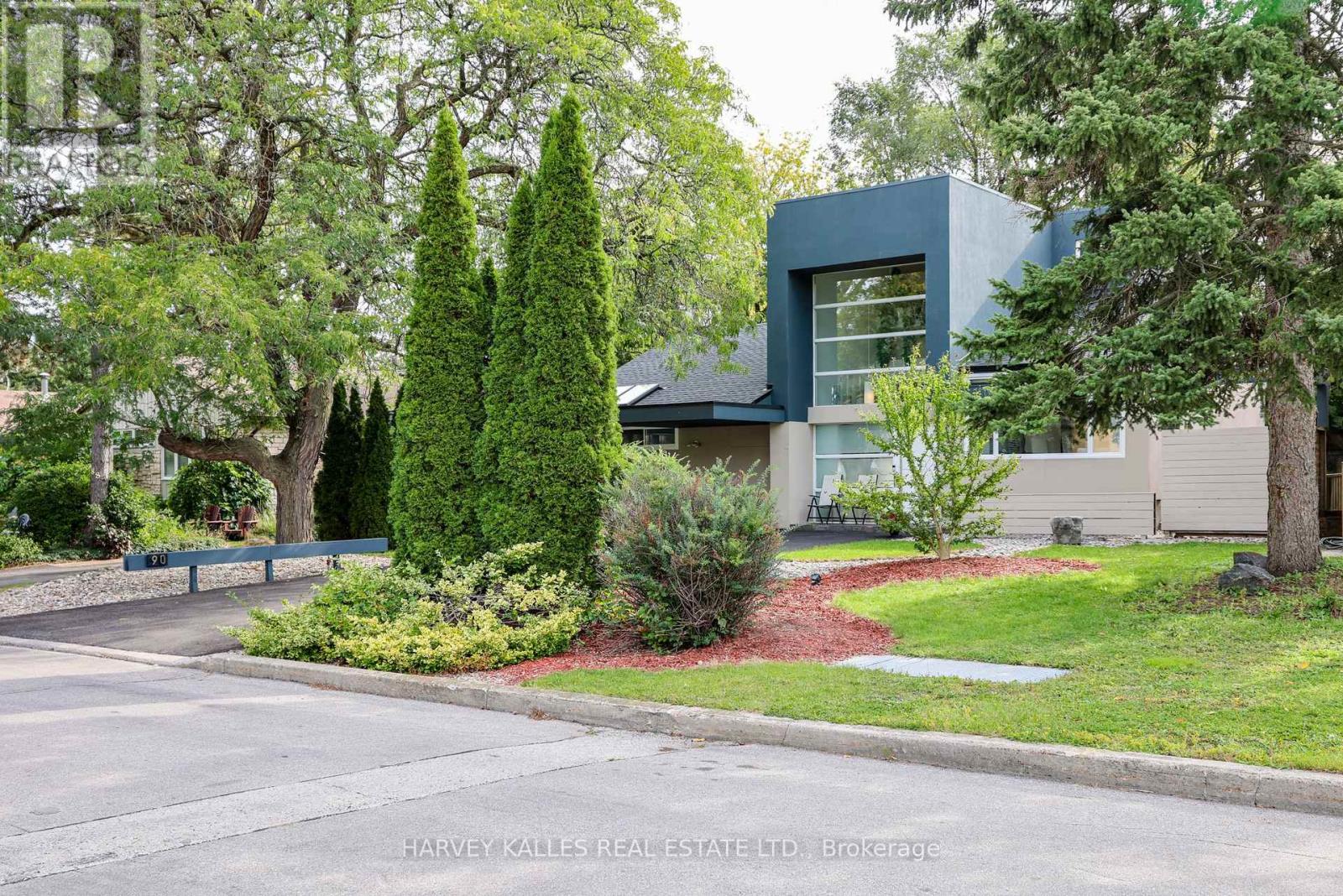 90 Berkinshaw Crescent Property Photo 1