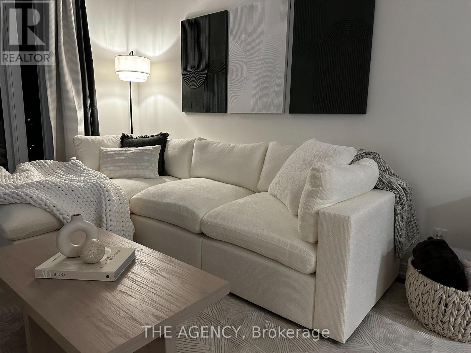 606 - 863 St Clair Avenue W Property Photo 2