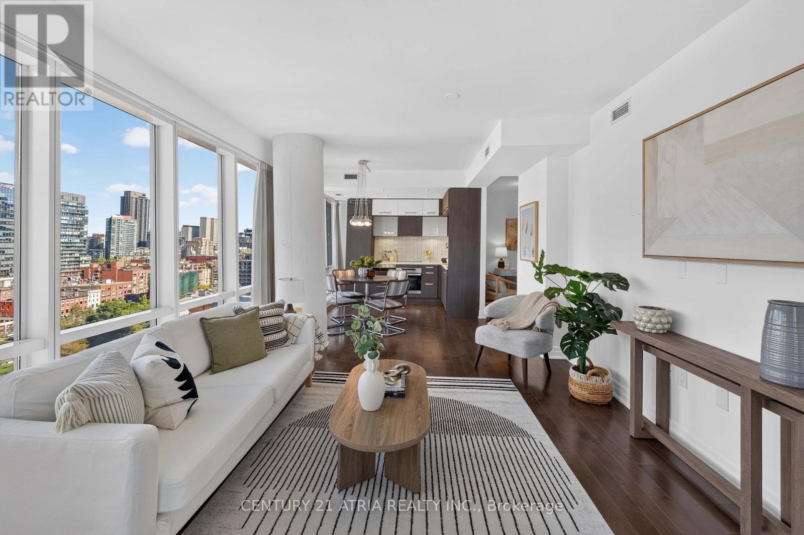 1605 - 8 The Esplanade Property Photo 6