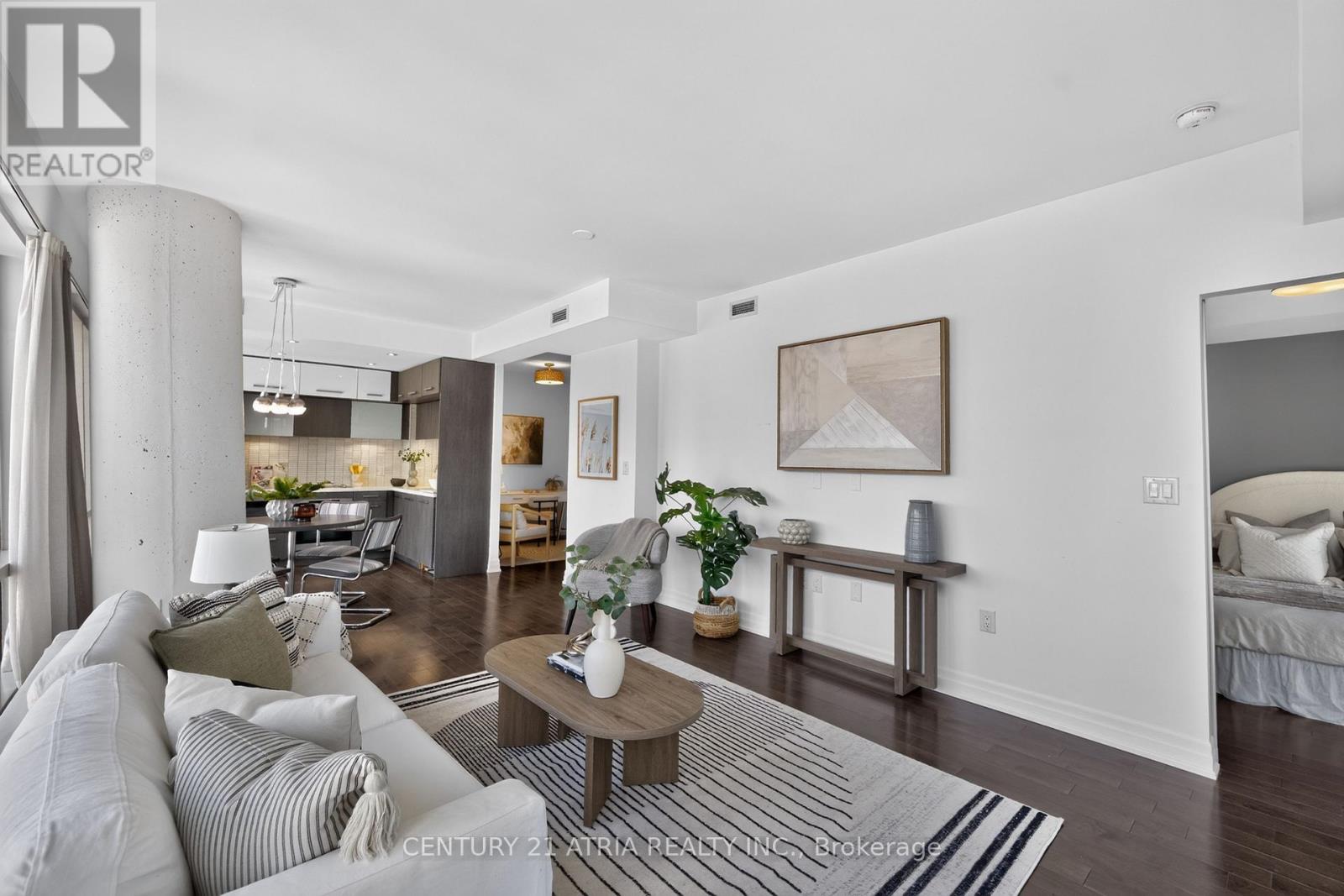 1605 - 8 The Esplanade Property Photo 7