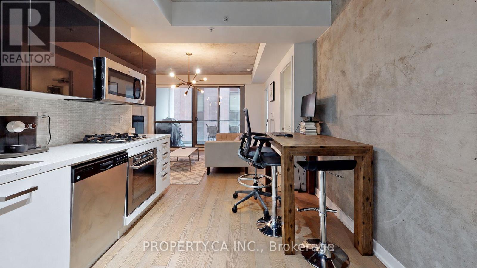 827 - 39 Brant Street Property Photo 5