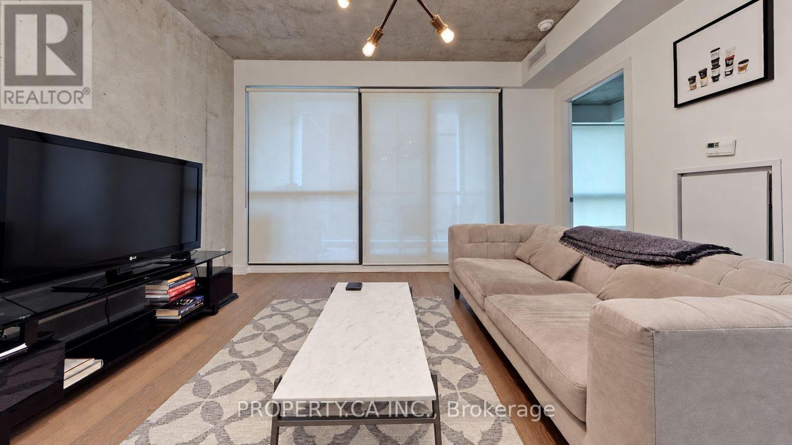 827 - 39 Brant Street Property Photo 9