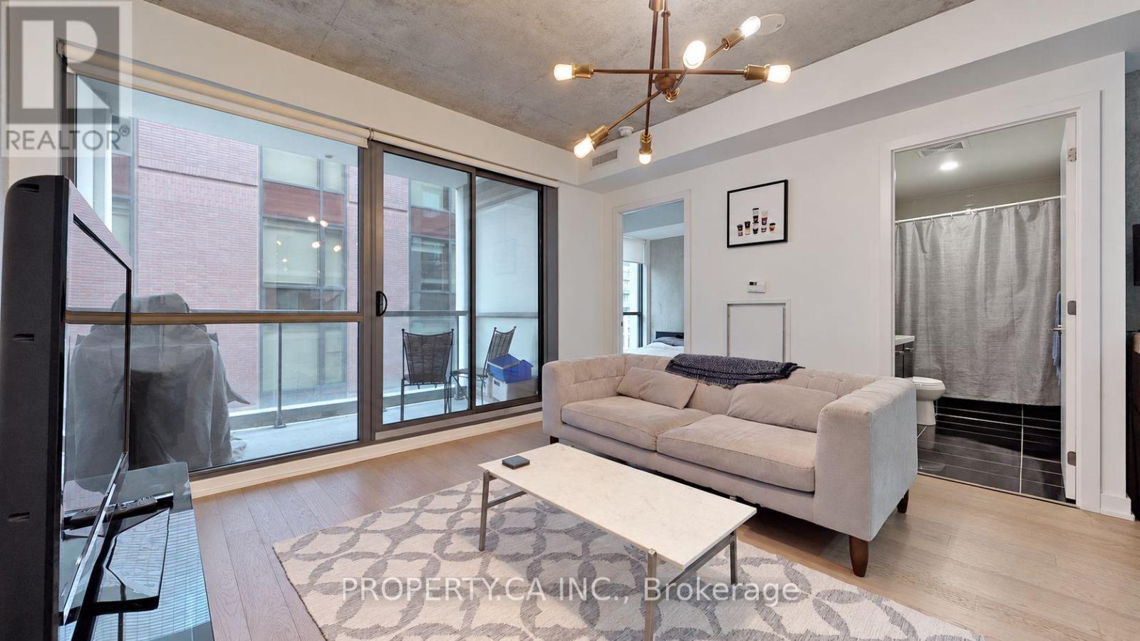 827 - 39 Brant Street Property Photo 10