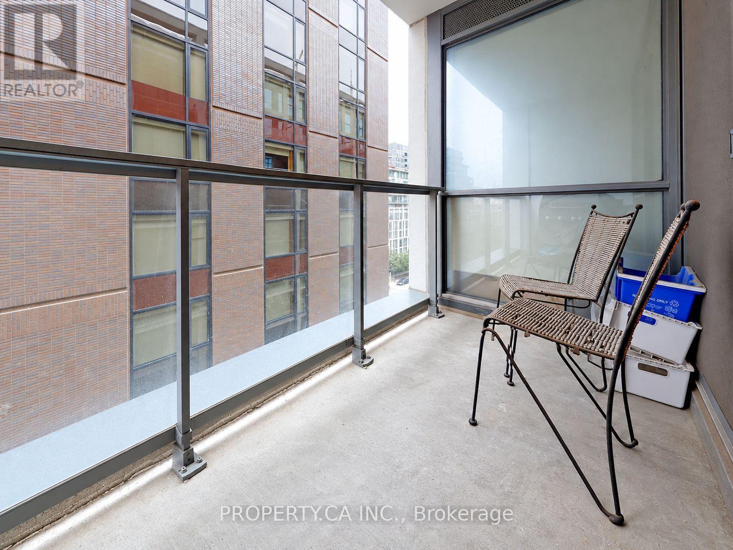 827 - 39 Brant Street Property Photo 12
