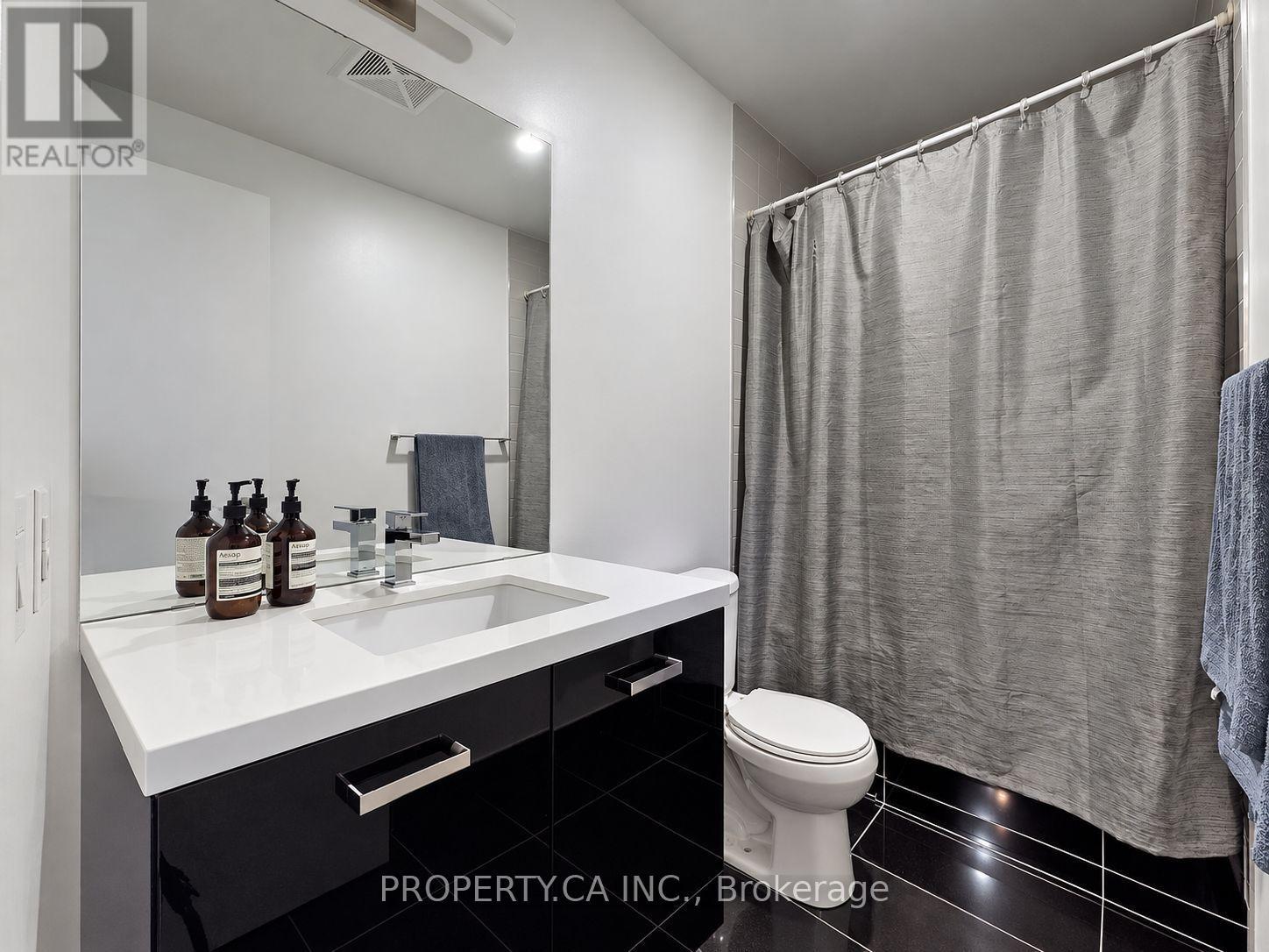 827 - 39 Brant Street Property Photo 14