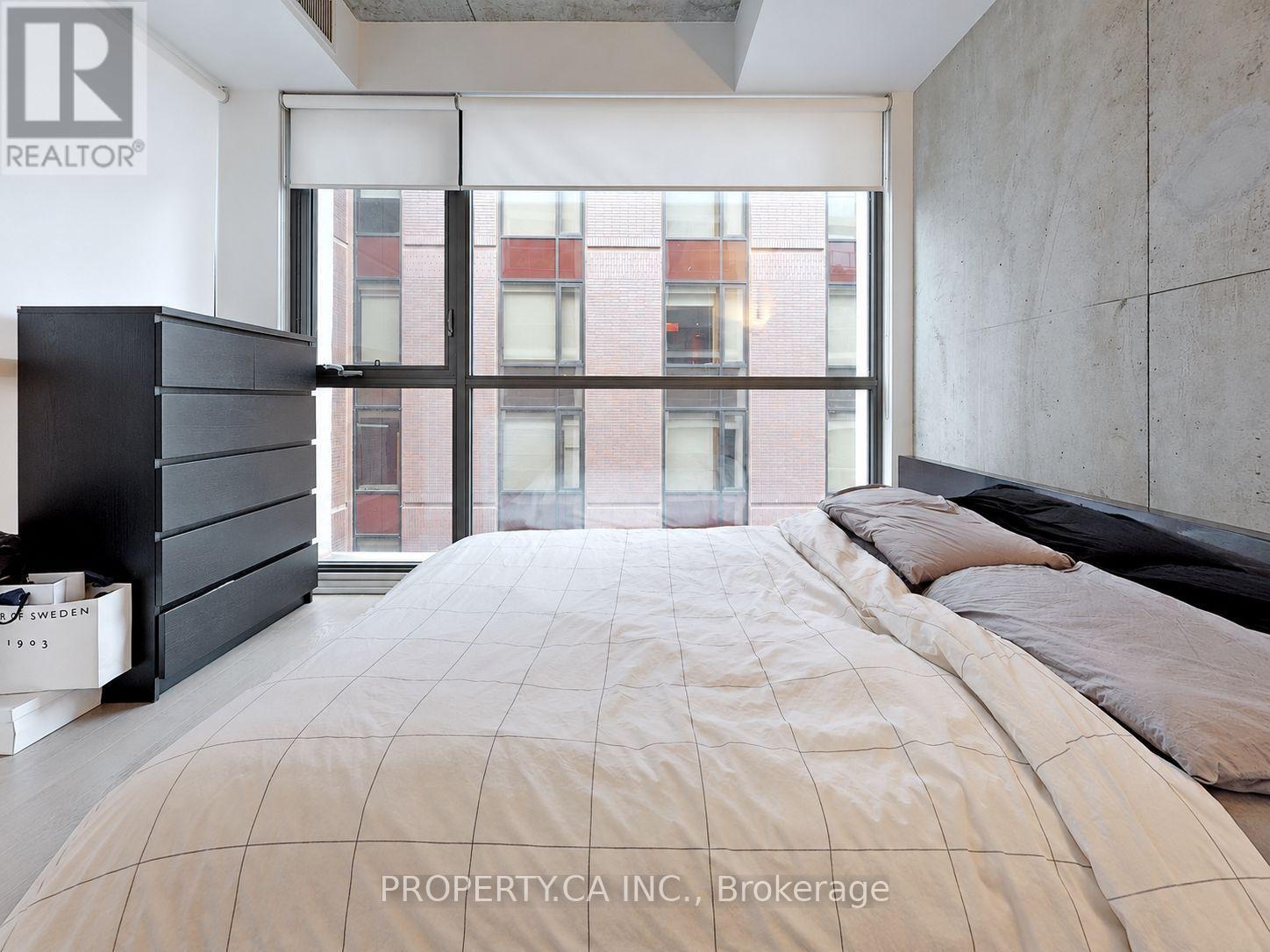 827 - 39 Brant Street Property Photo 15