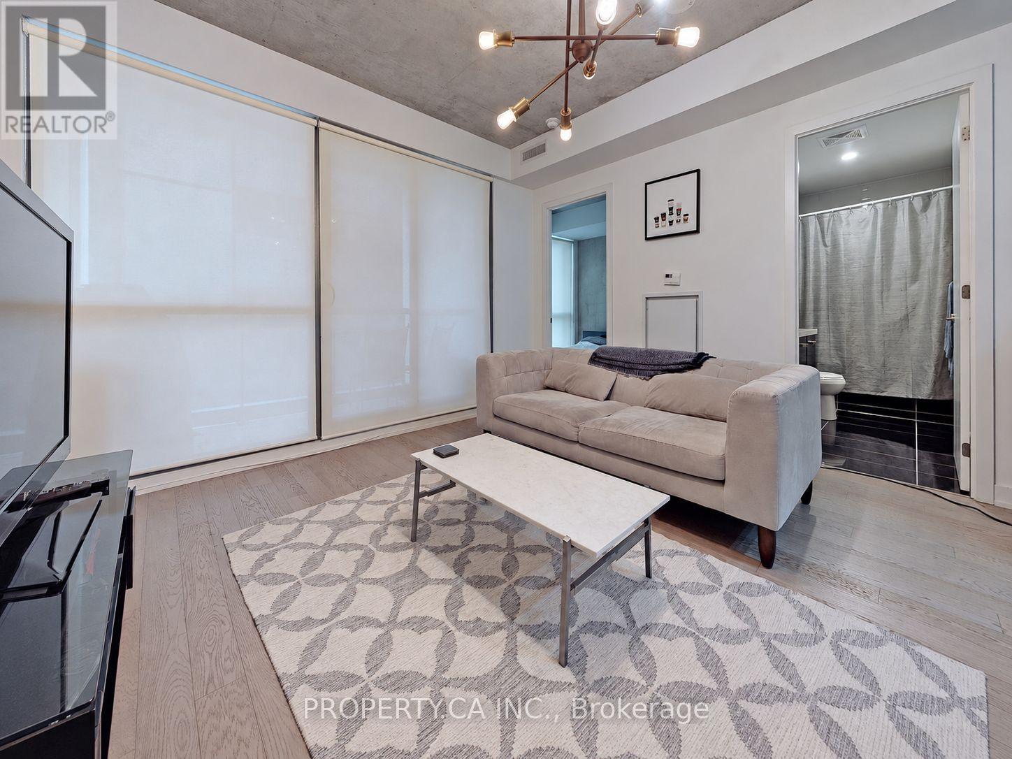 827 - 39 Brant Street Property Photo 17