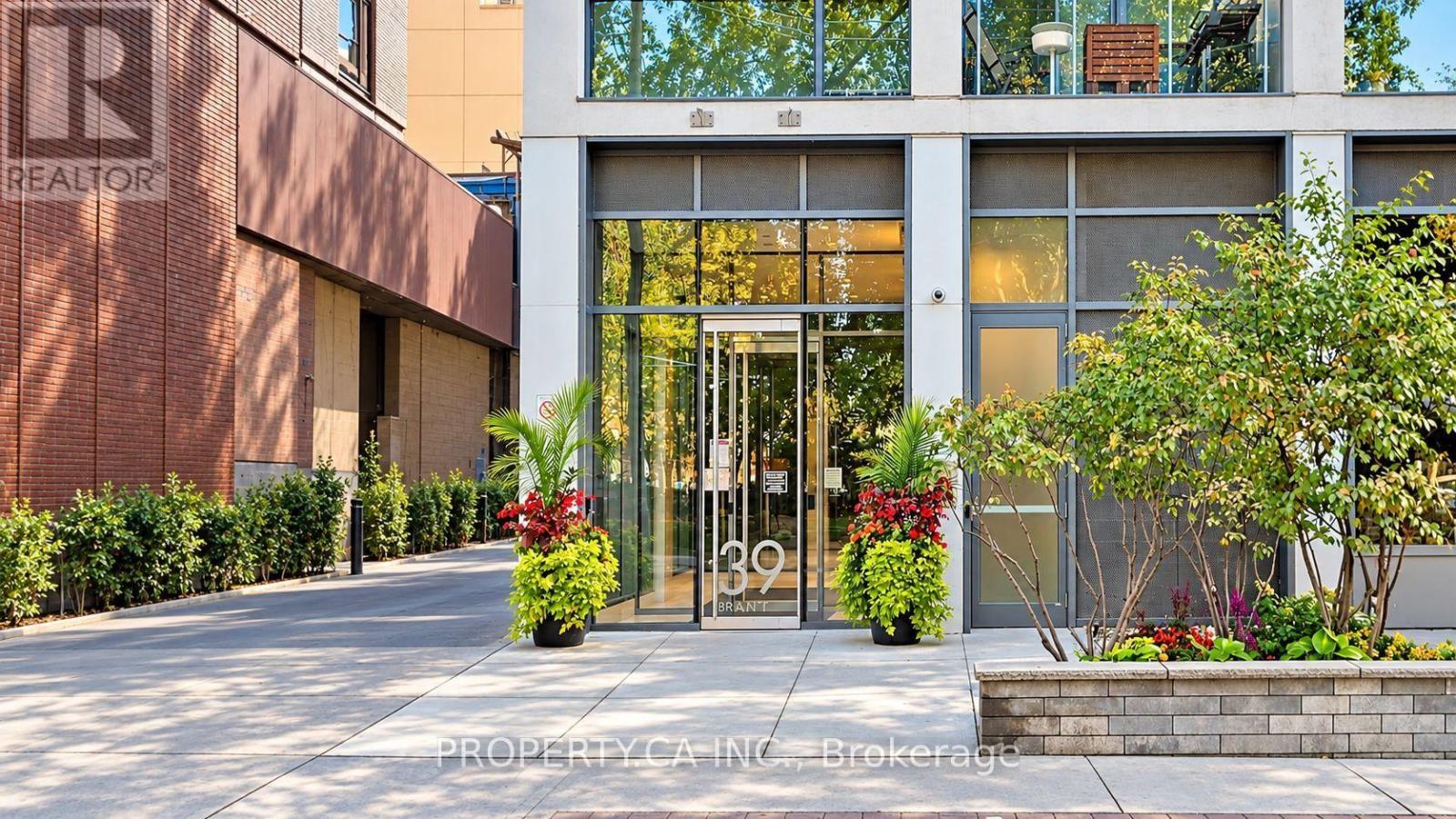 827 - 39 Brant Street Property Photo 24