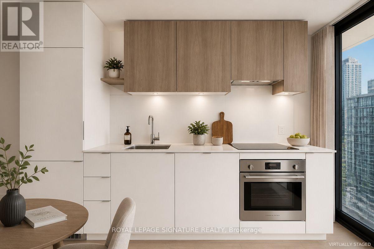 1805 - 161 Roehampton Avenue Property Photo 7