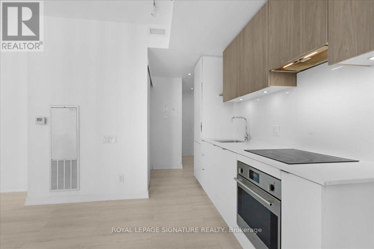 1805 - 161 Roehampton Avenue Property Photo 9