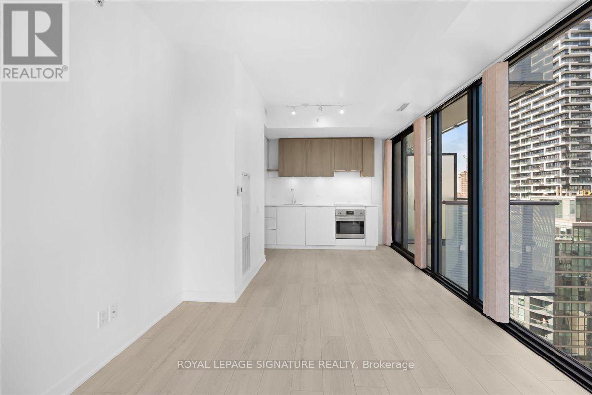 1805 - 161 Roehampton Avenue Property Photo 11