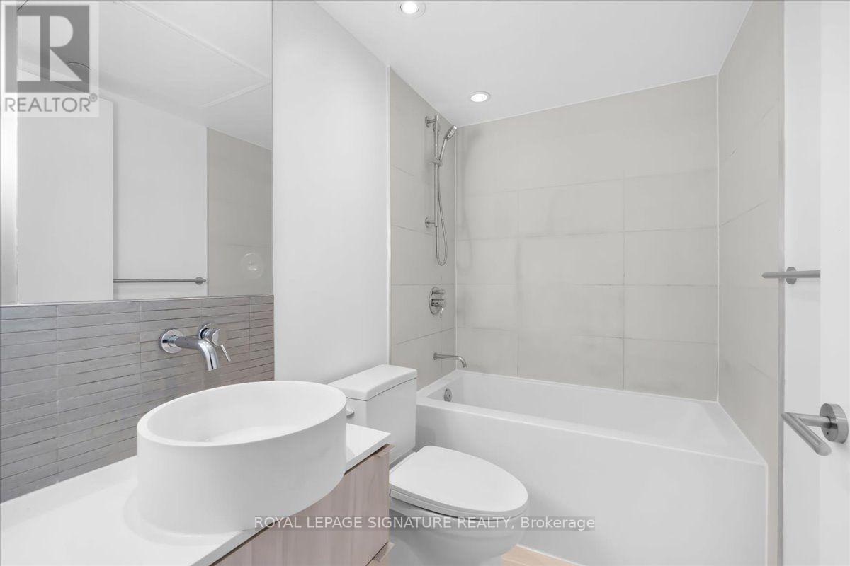 1805 - 161 Roehampton Avenue Property Photo 18