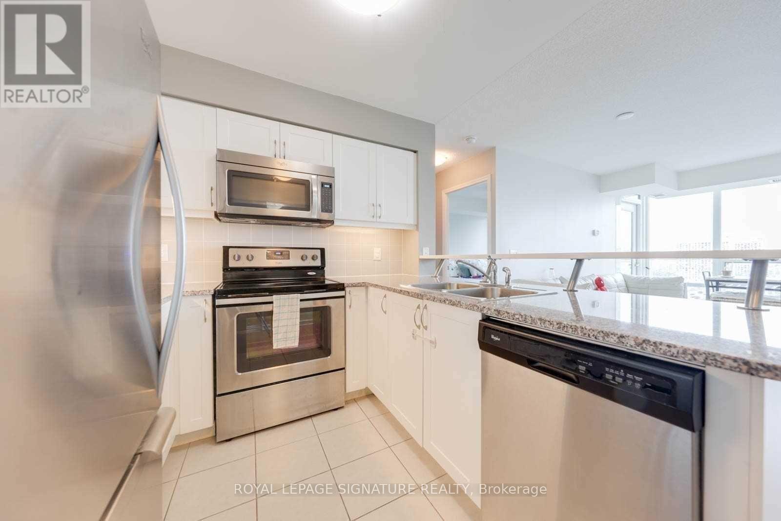 1609 - 25 Lower Simcoe Street Property Photo 5