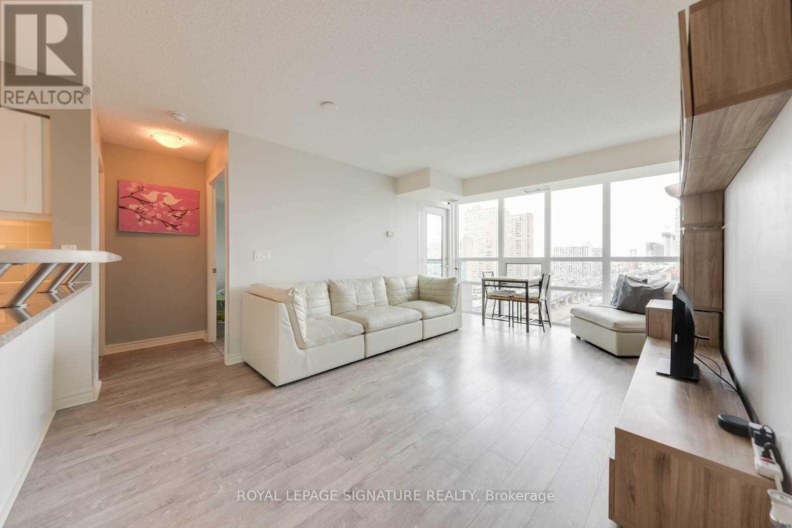 1609 - 25 Lower Simcoe Street Property Photo 7