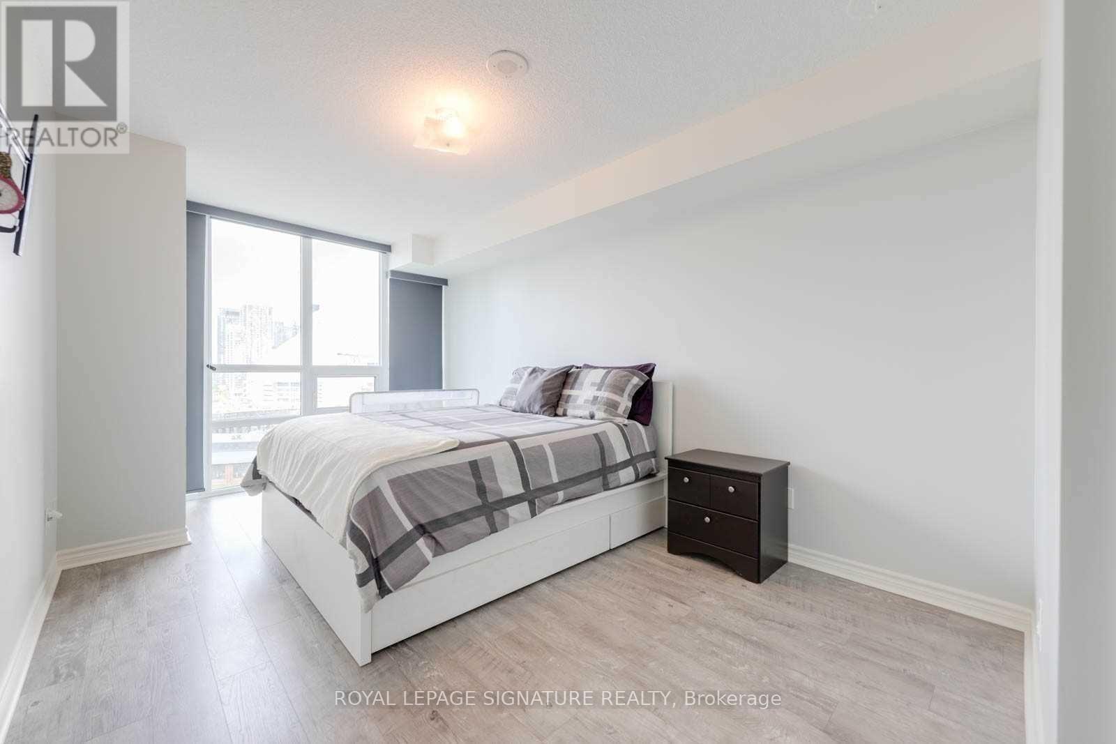 1609 - 25 Lower Simcoe Street Property Photo 9