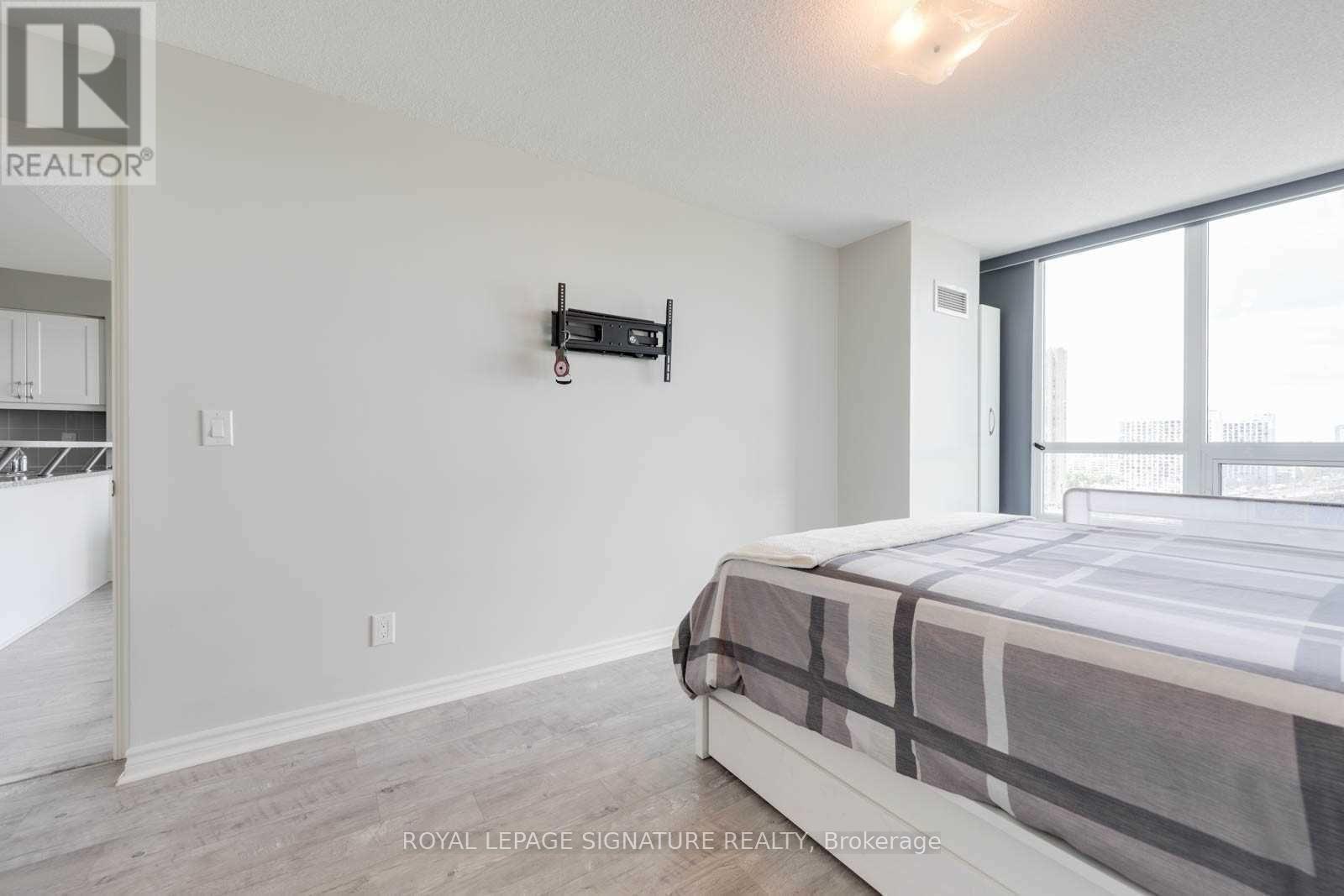 1609 - 25 Lower Simcoe Street Property Photo 10