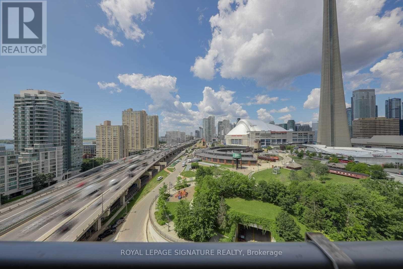 1609 - 25 Lower Simcoe Street Property Photo 17