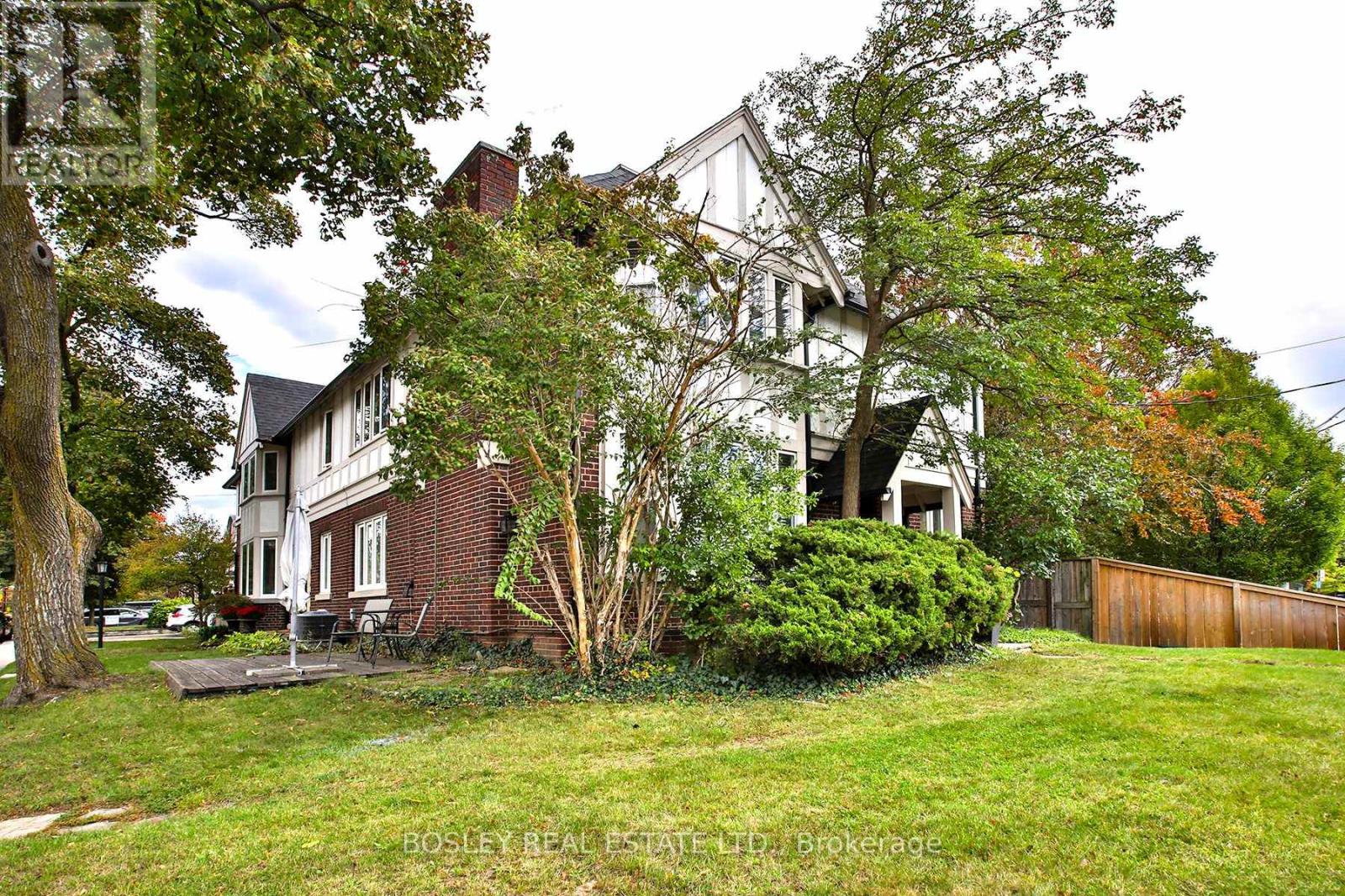 1393 Avenue Road Property Photo 2