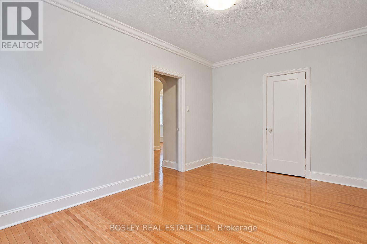 1393 Avenue Road Property Photo 4