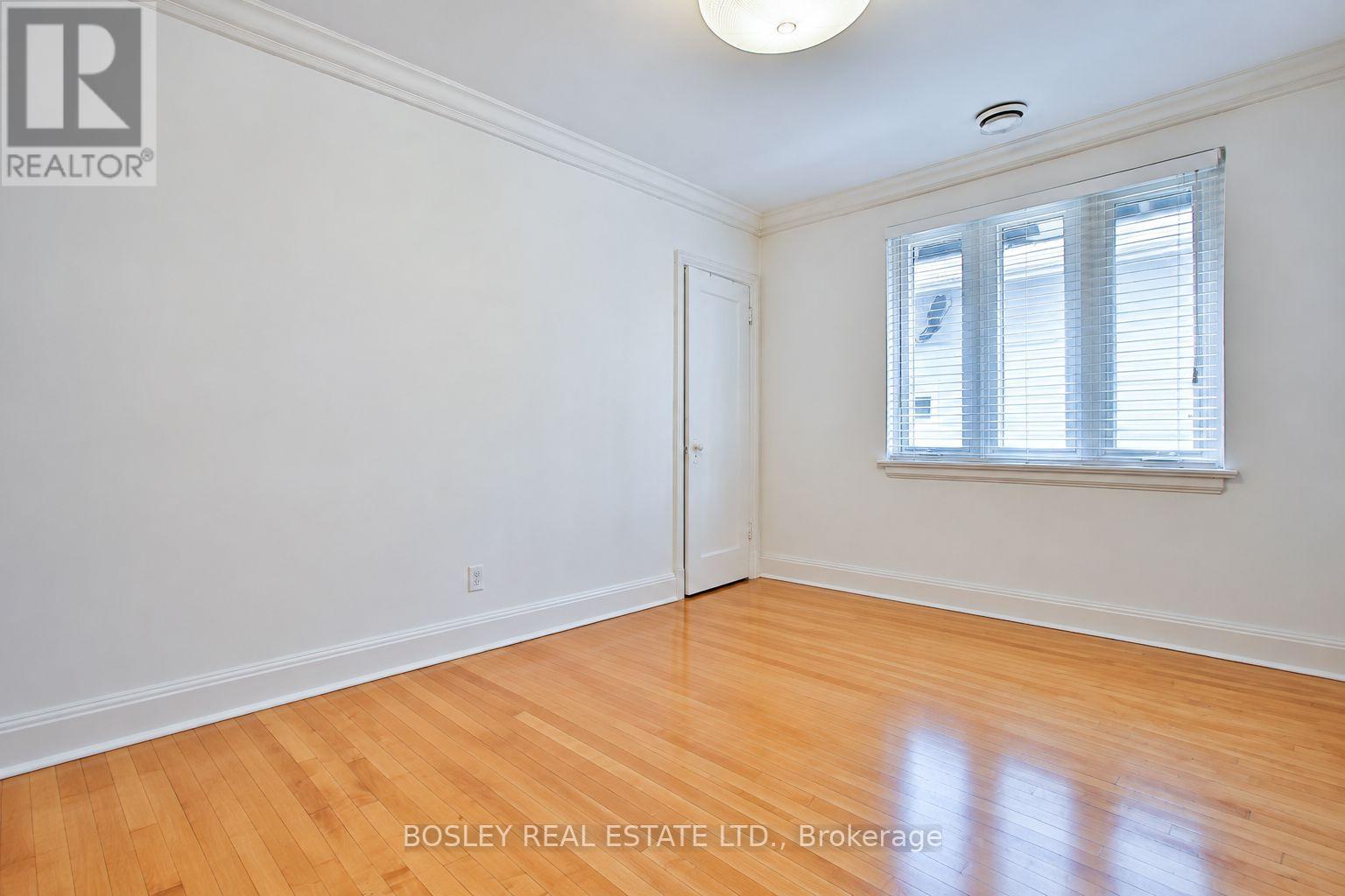 1393 Avenue Road Property Photo 5