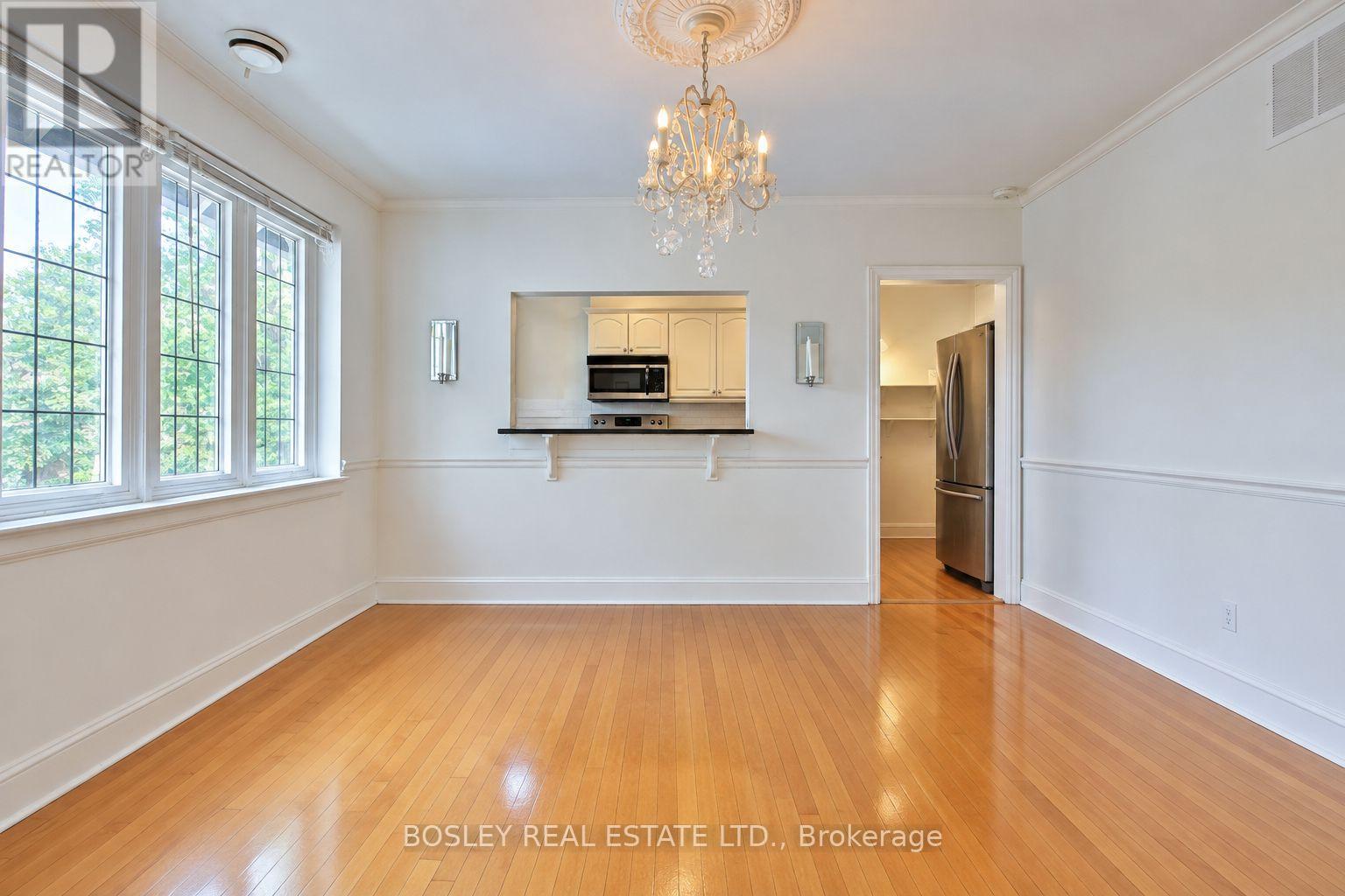 1393 Avenue Road Property Photo 11
