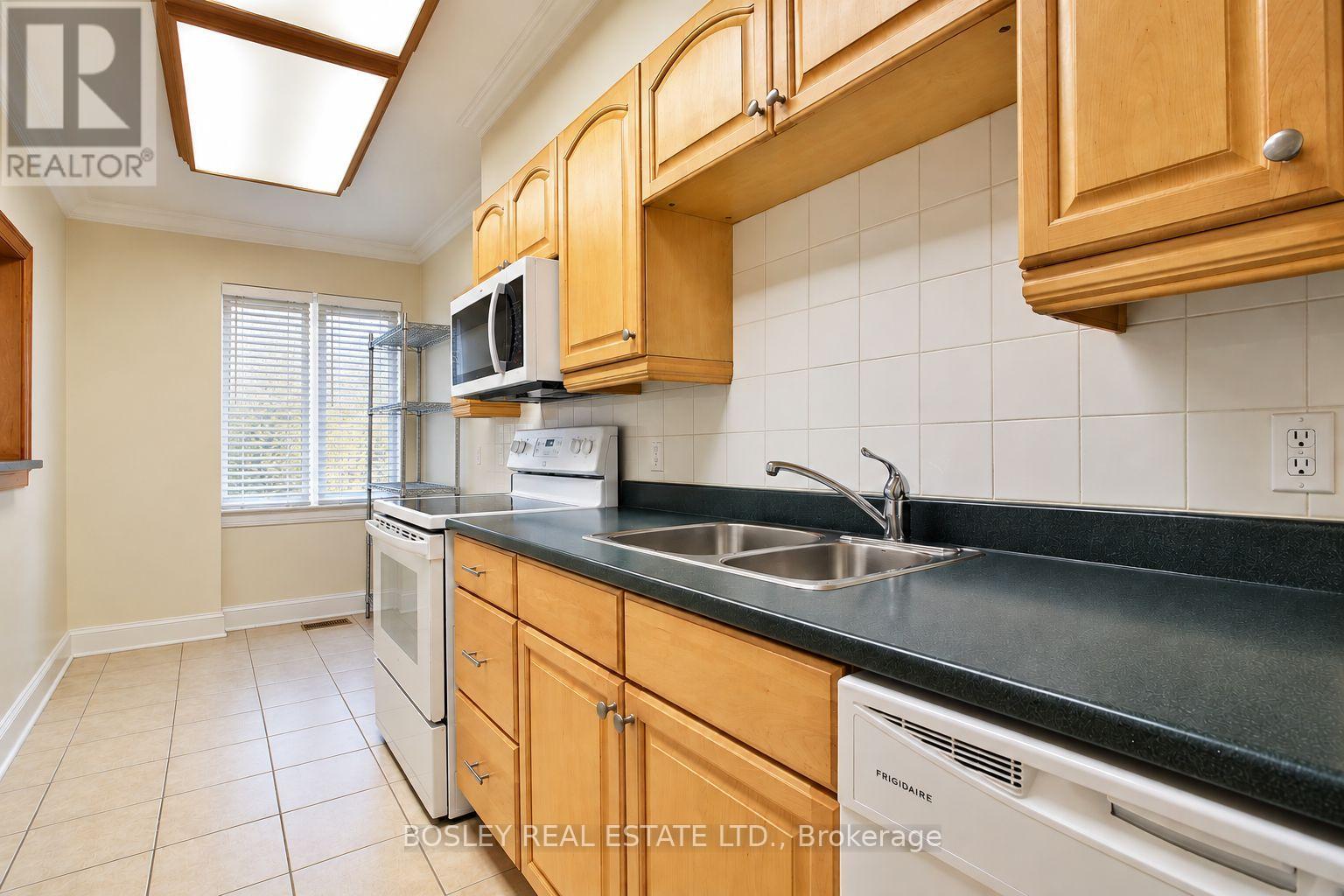 1393 Avenue Road Property Photo 18