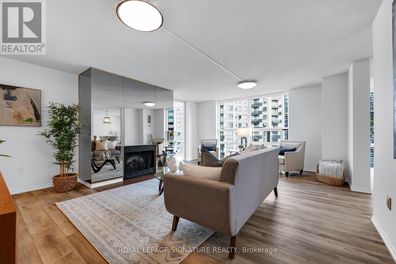 1903 - 131 Beecroft Road Property Photo 6