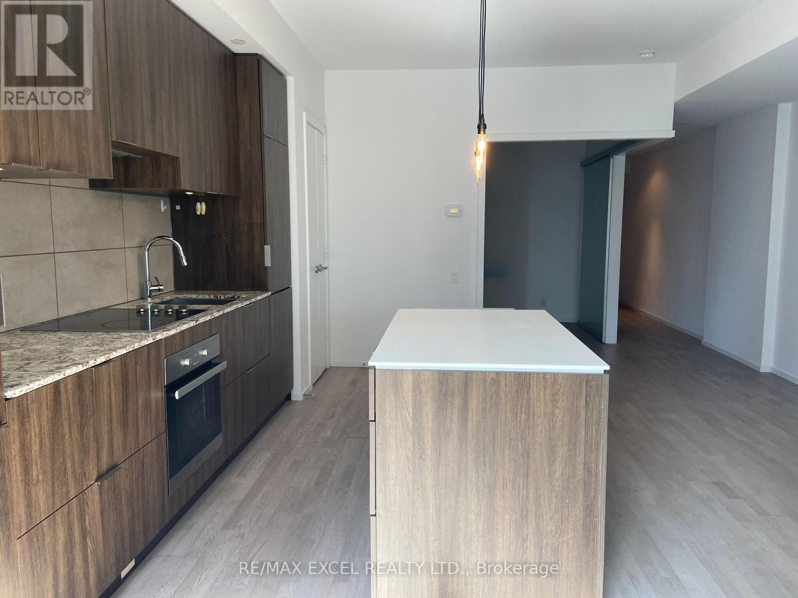 1304 - 5 St Joseph Street Property Photo 4