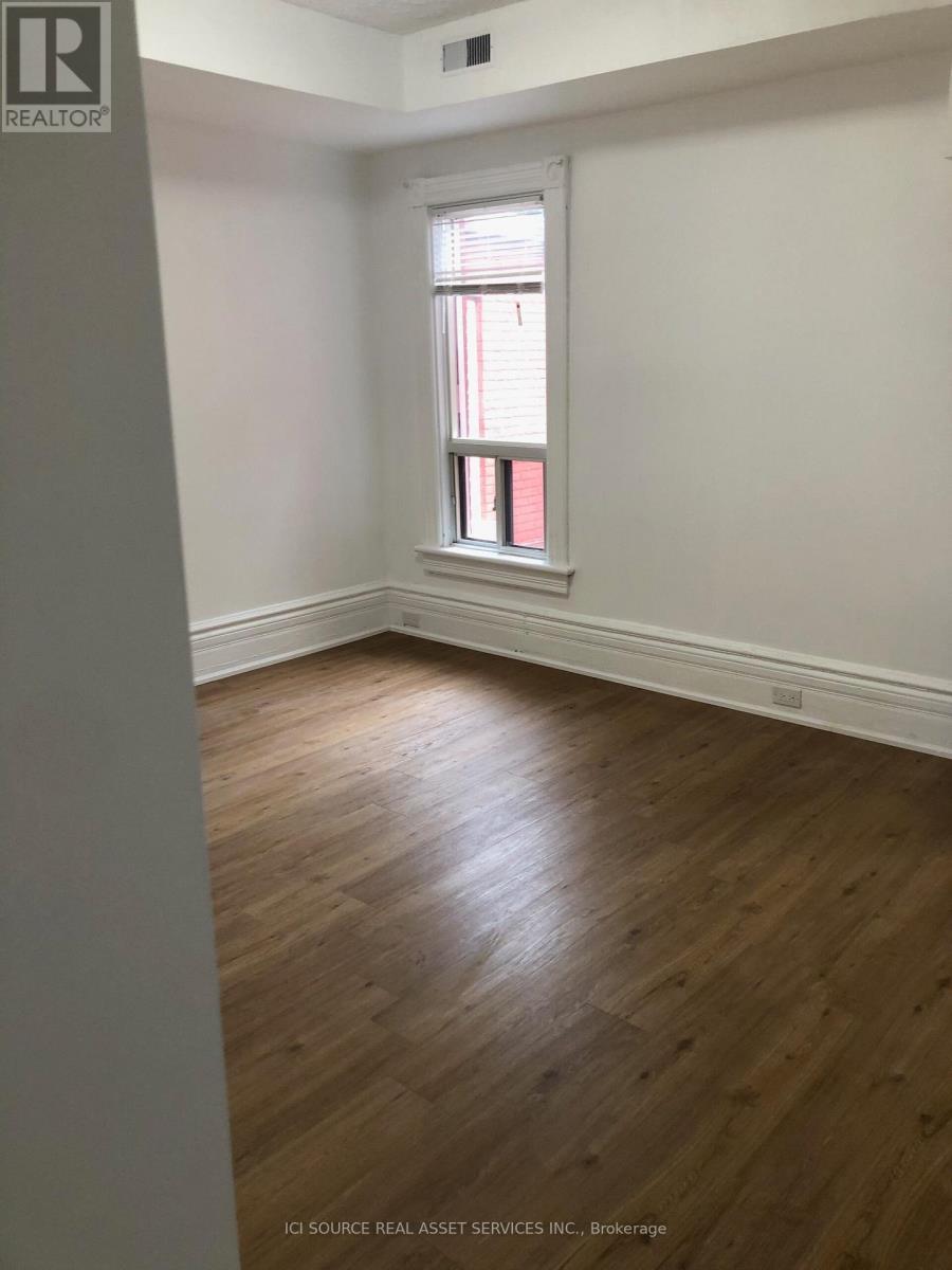 2 - 198 Shaw Street Property Photo 3