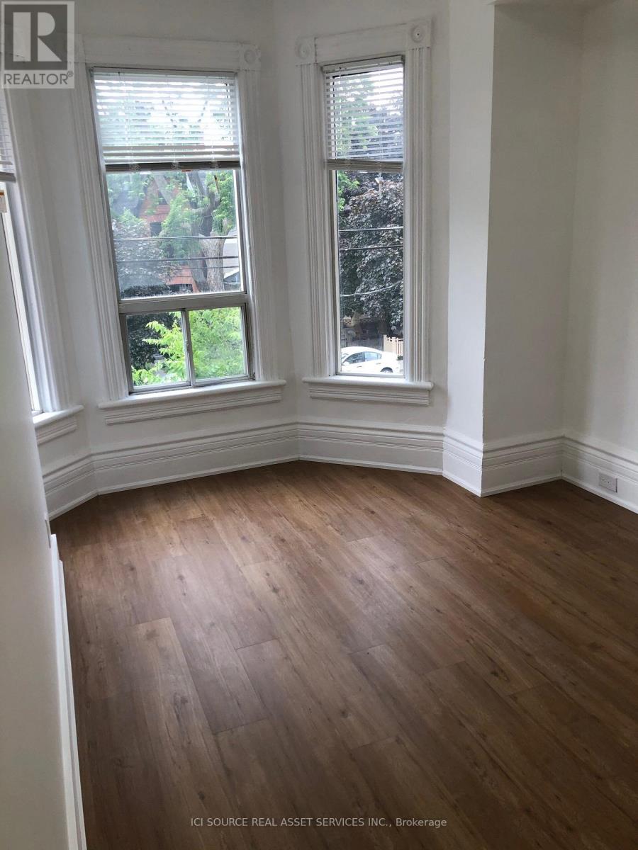 2 - 198 Shaw Street Property Photo 4