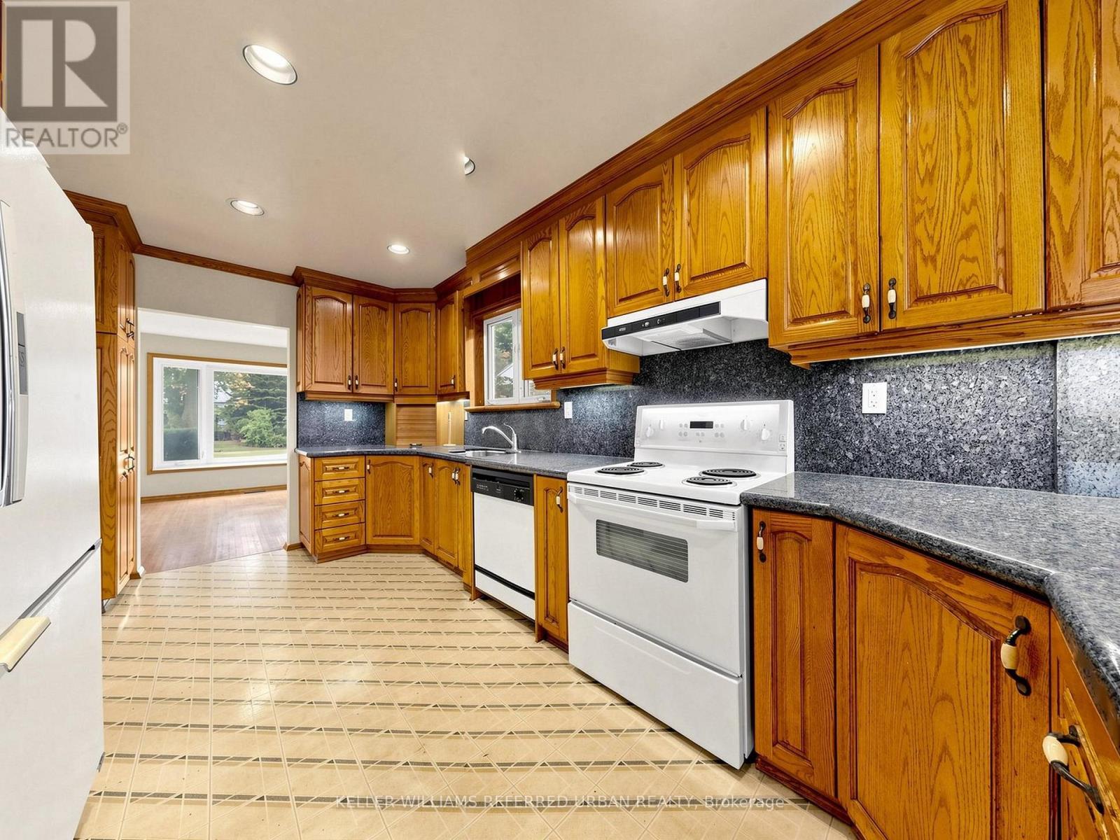 82 Crossbow Crescent Property Photo 16