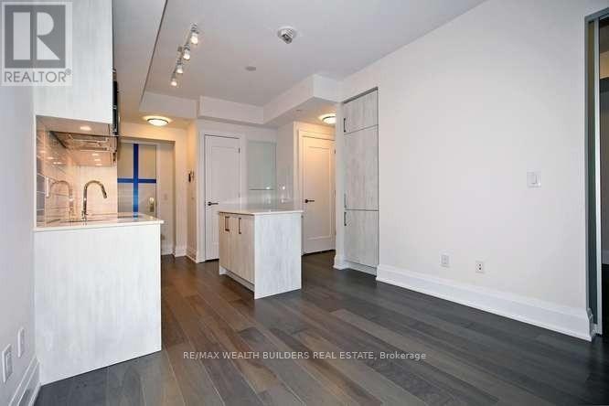 905 - 88 Cumberland Street Property Photo 5