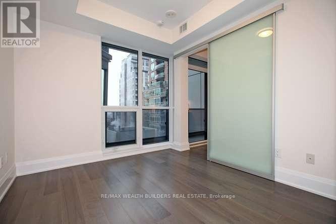 905 - 88 Cumberland Street Property Photo 8