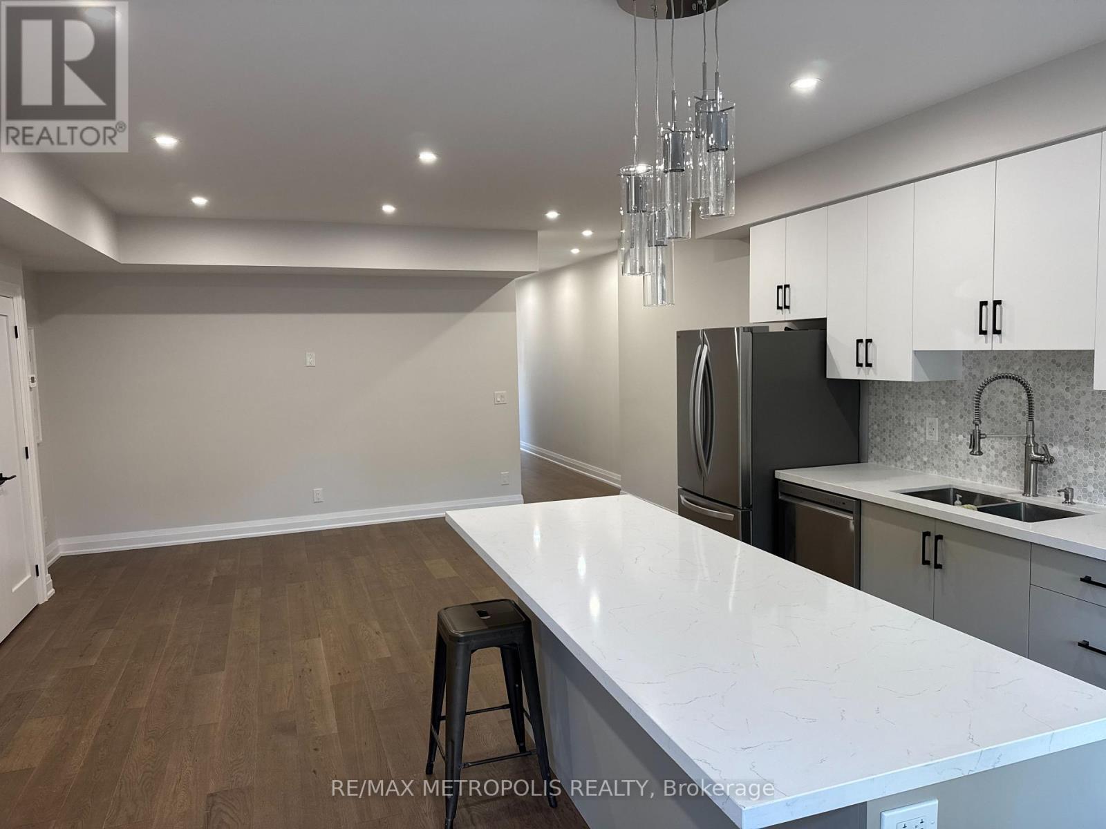 94 Saint Clarens Avenue Property Photo 10