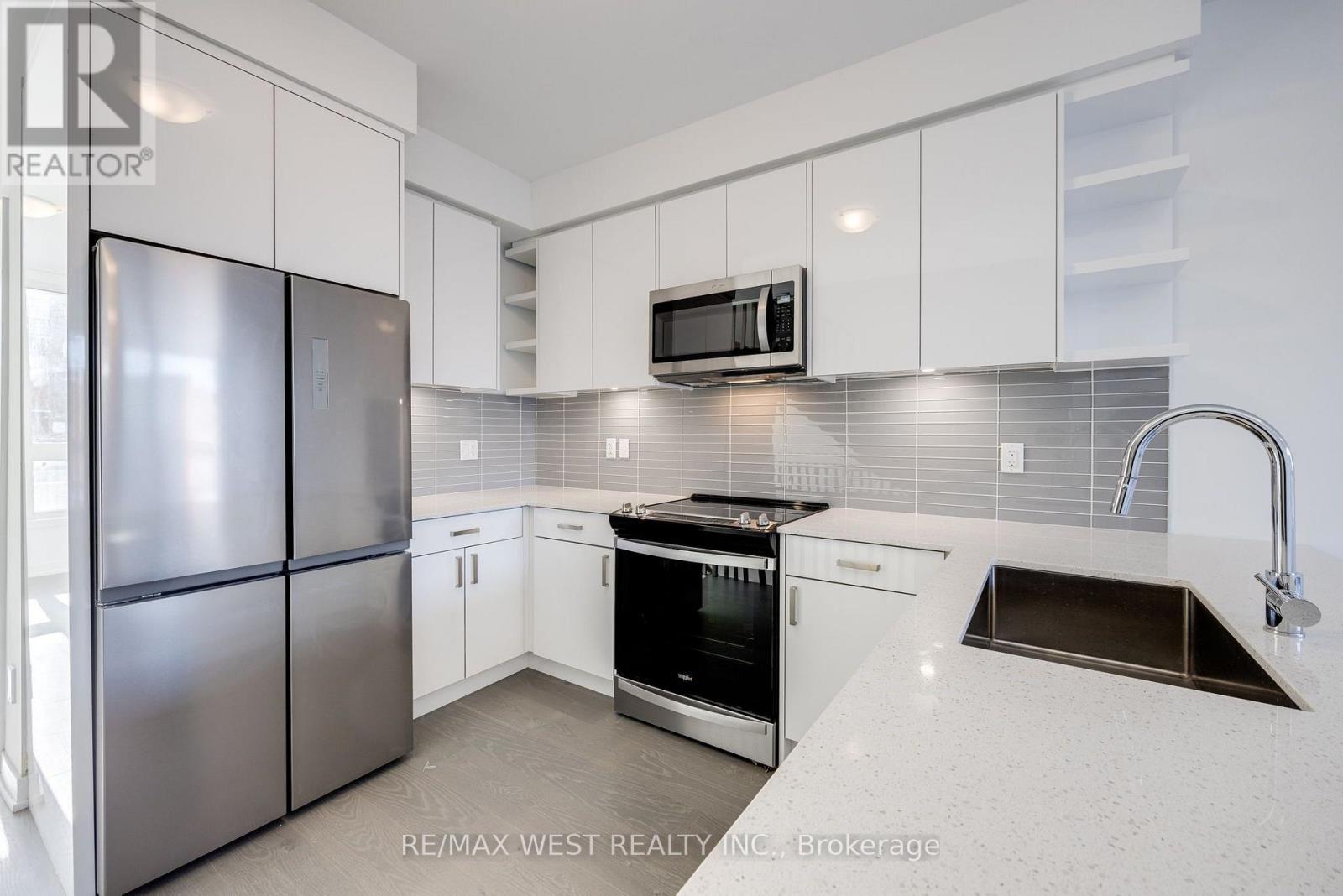 122 Green Gardens Boulevard Property Photo 8