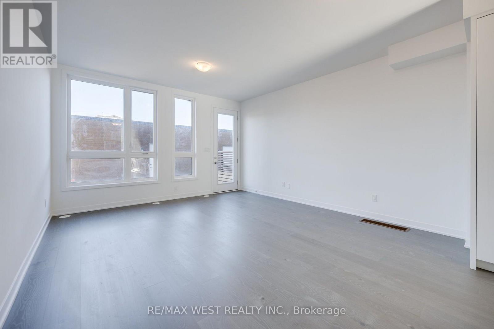 122 Green Gardens Boulevard Property Photo 10