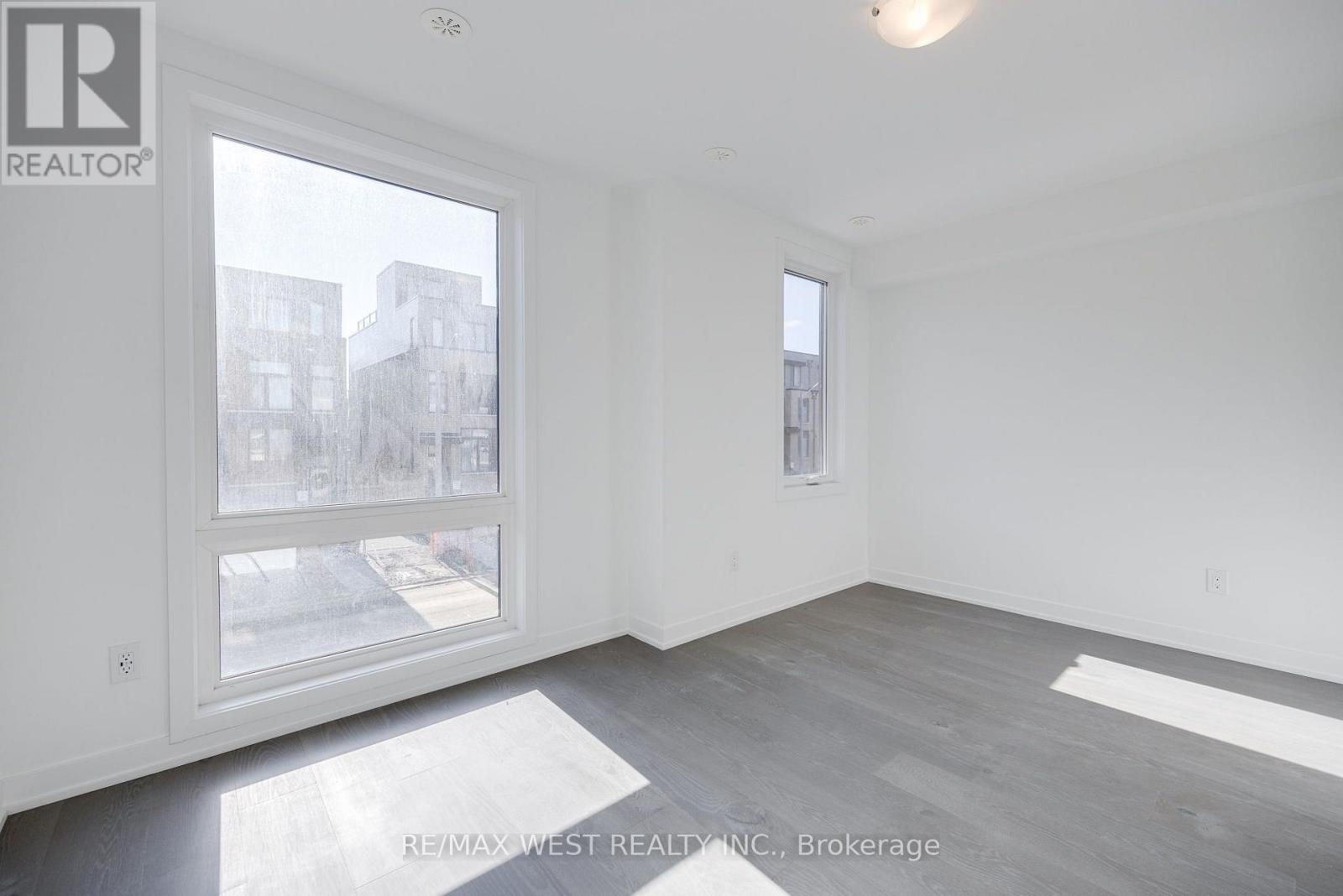 122 Green Gardens Boulevard Property Photo 14