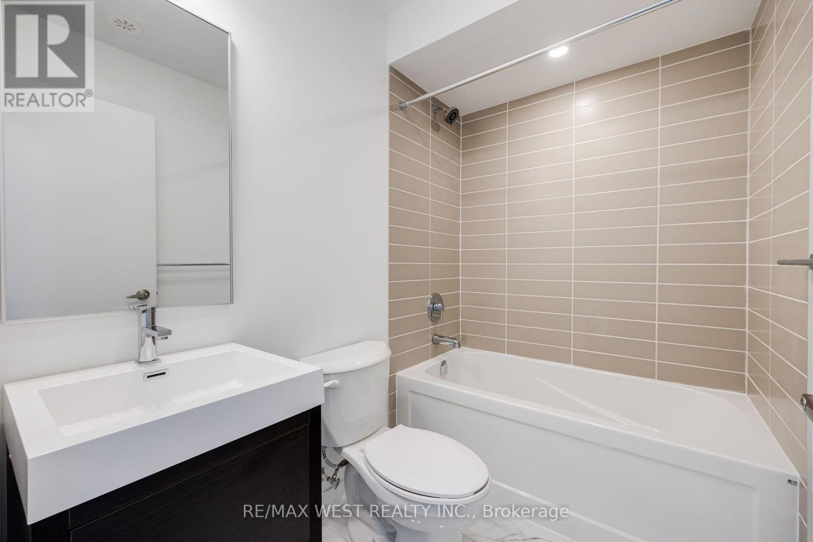 122 Green Gardens Boulevard Property Photo 16
