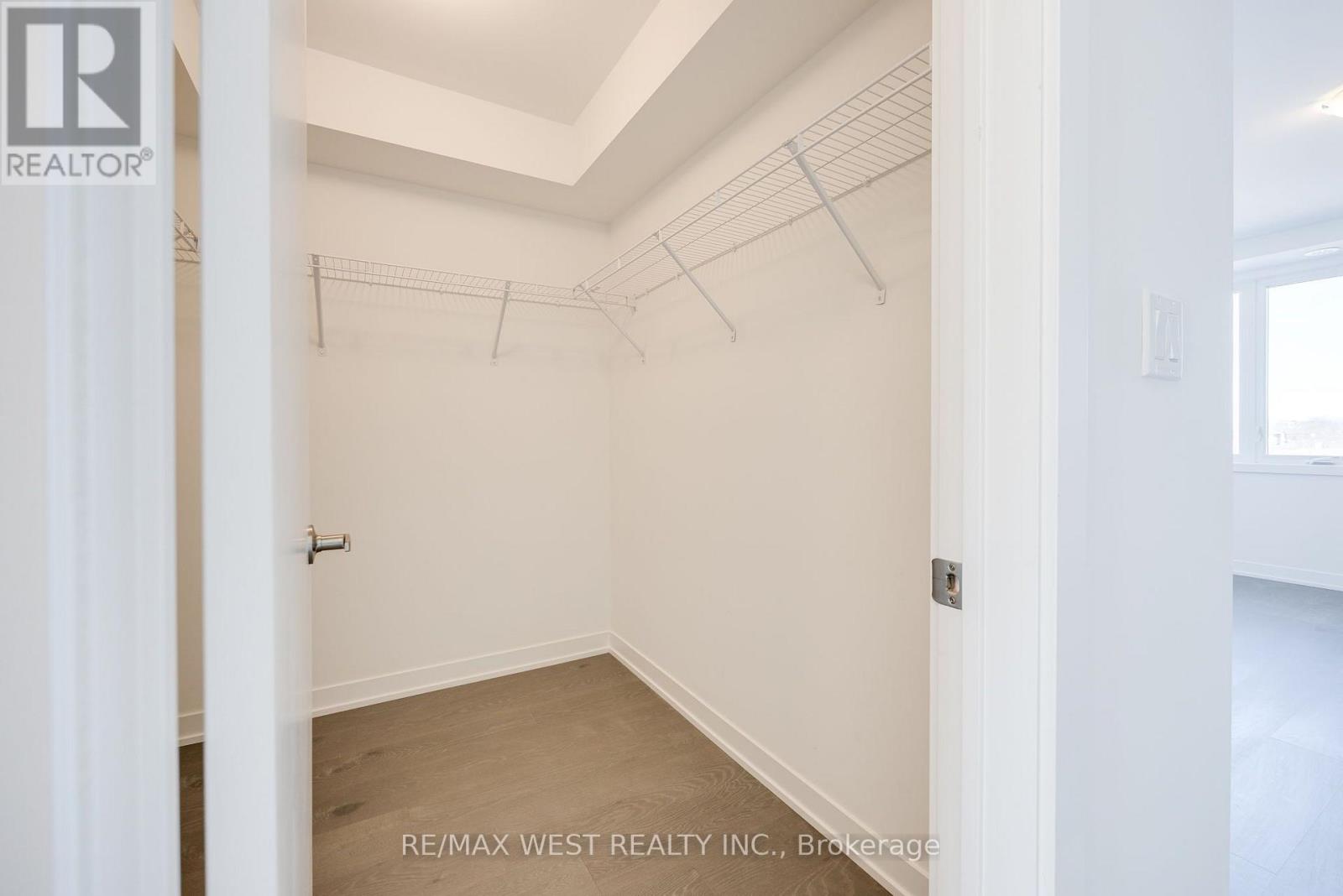 122 Green Gardens Boulevard Property Photo 24