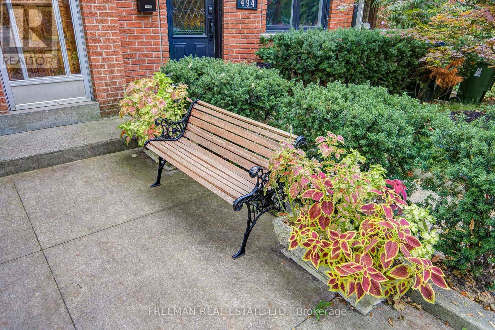 492 Manning Avenue Property Photo 4