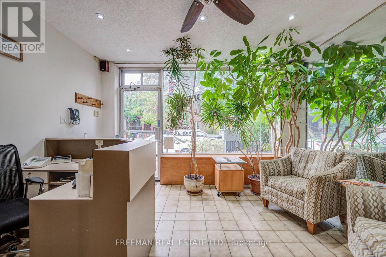492 Manning Avenue Property Photo 9