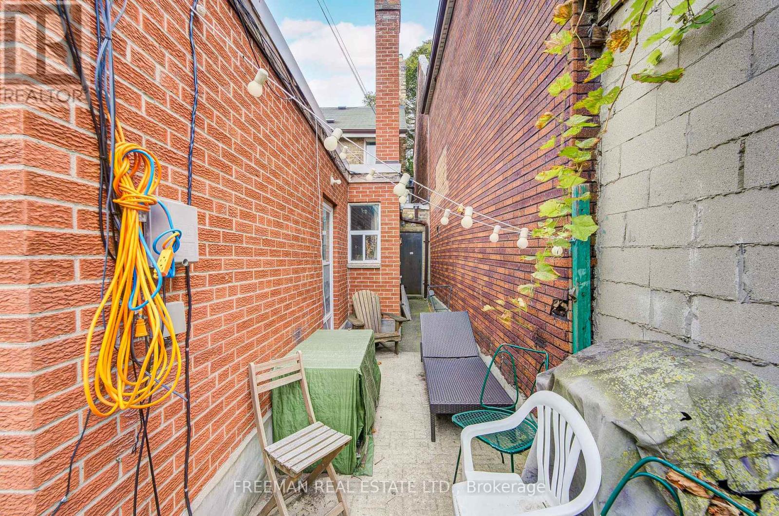 492 Manning Avenue Property Photo 43