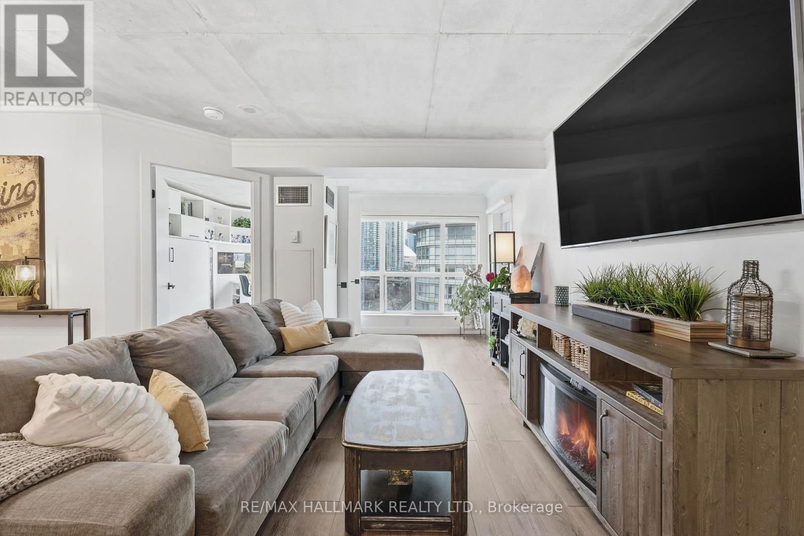 705 - 600 Queens Quay W Property Photo 7